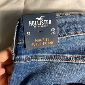 NWT Hollister ripped jeans.